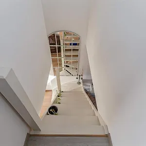 https://de-waterlijn.ostend-hotel.net